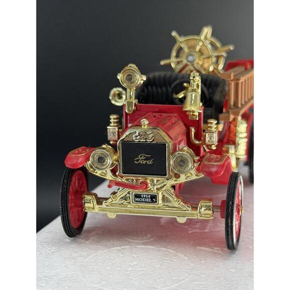 1914 Ford Model T Fire Engine National Motor 5” Car Toy Fire Fighter Die Cast - Picture 4 of 9